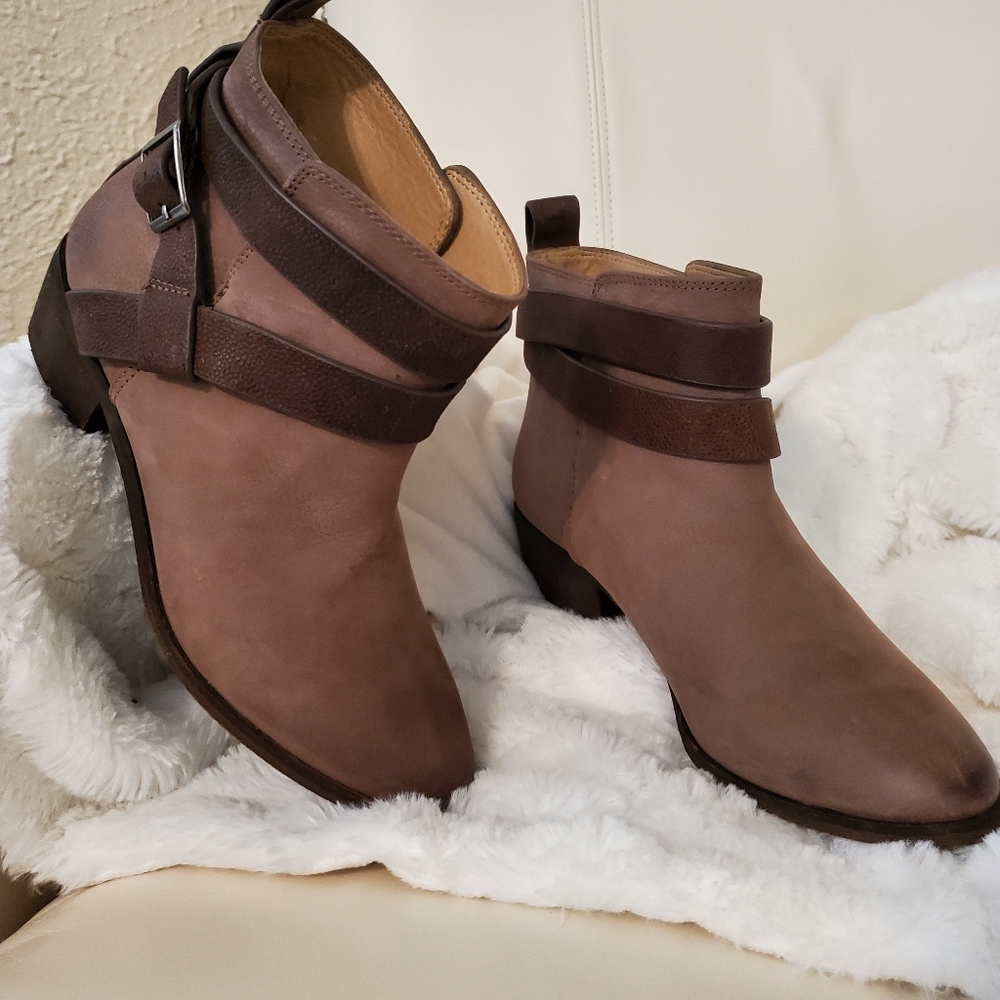 Leather booties by "Splendid," sz 7